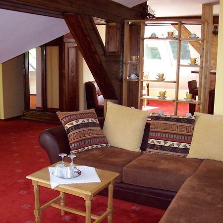 Pensiunea Crocus - Sauna & Billiard Poiana Brasov Exterior foto