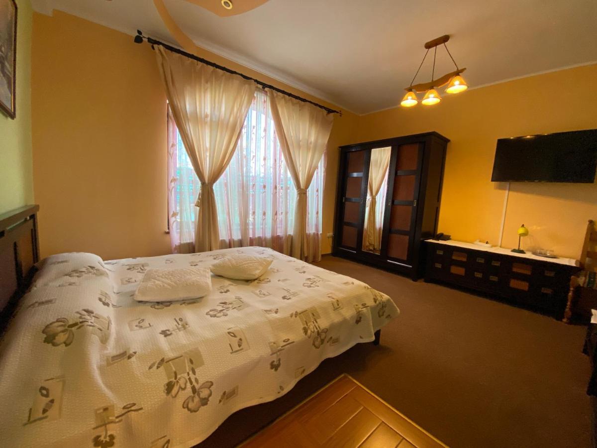 Pensiunea Crocus - Sauna & Billiard Poiana Brasov Exterior foto