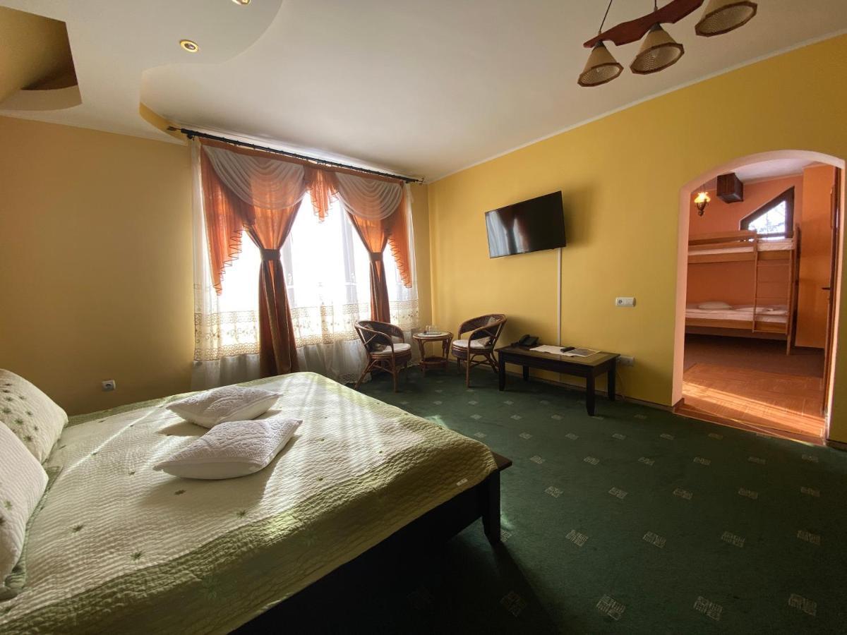 Pensiunea Crocus - Sauna & Billiard Poiana Brasov Exterior foto